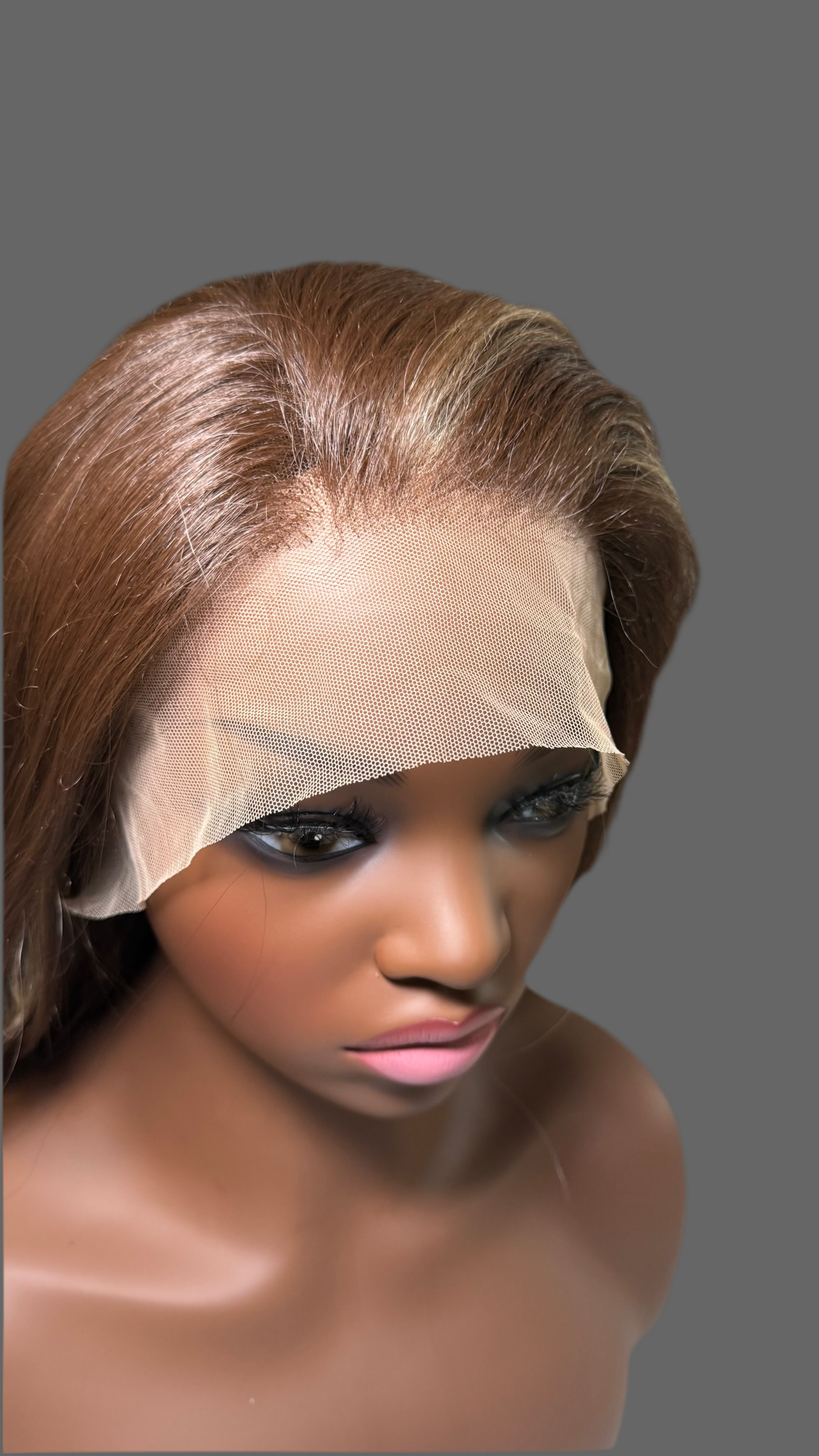 Perruque Isis : 79€ Perruque Longue 28 pouces Lisse Marron Reflets Blonds Bonnet Transparent Réglable 200% Densité